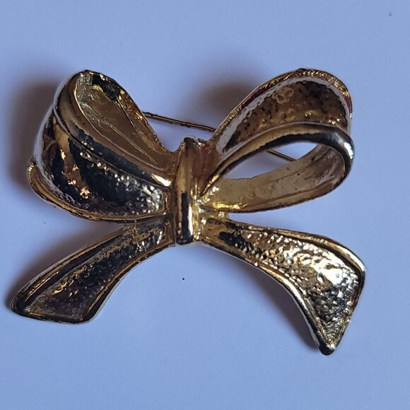 Vintage AAi Gold-Tone Bow Brooch Pin - Picture 1 of 5